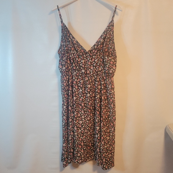 Pink and White Flowers Wrap Bust Spaghetti Strap Dress - Picture 4 of 14